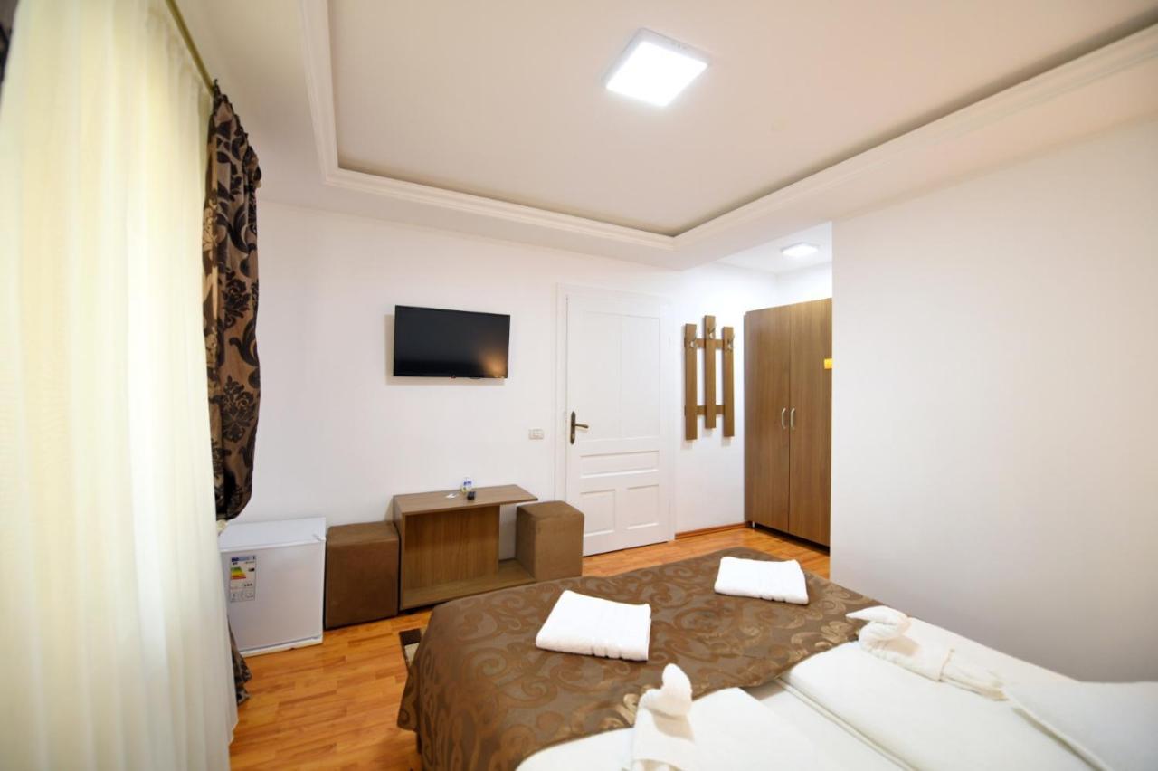 Casa Mirandre Lägenhet Haţeg Exteriör bild