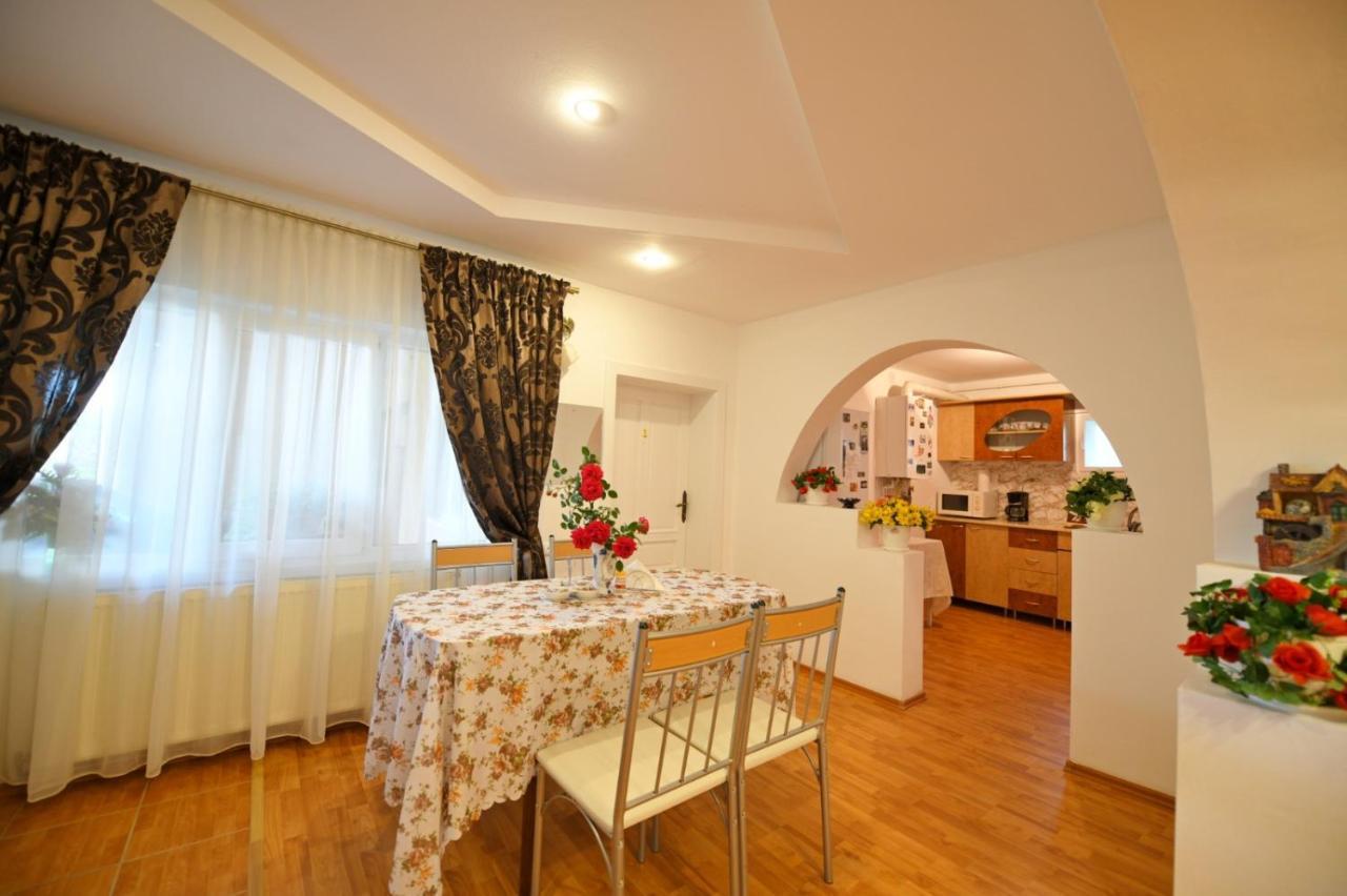 Casa Mirandre Lägenhet Haţeg Exteriör bild