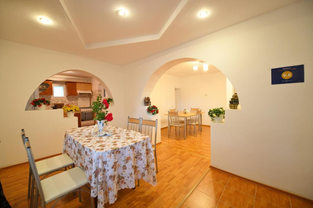 Casa Mirandre Lägenhet Haţeg Exteriör bild
